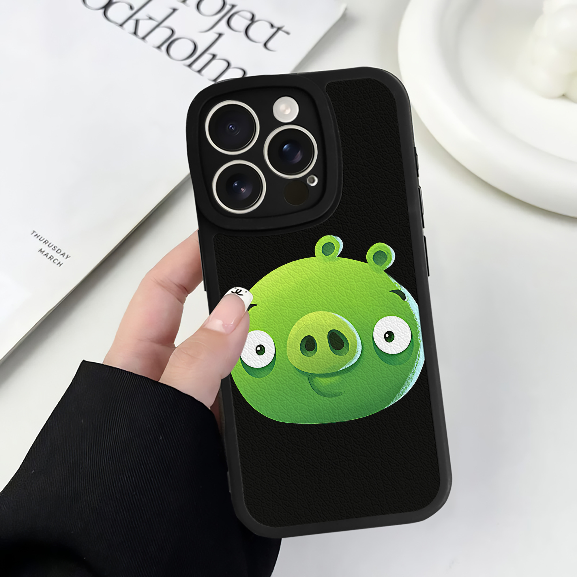 （画像用） Angry Birds アングリーバード 【iPhone 16シリーズ対応】シリコンスマホケース（レザー調） 材質：シリコン